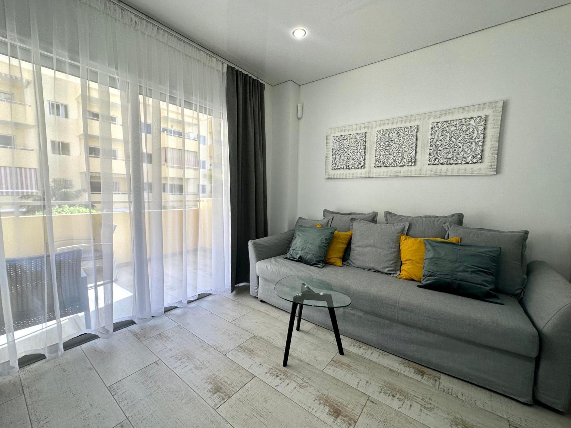 Apartment In Cristianos *